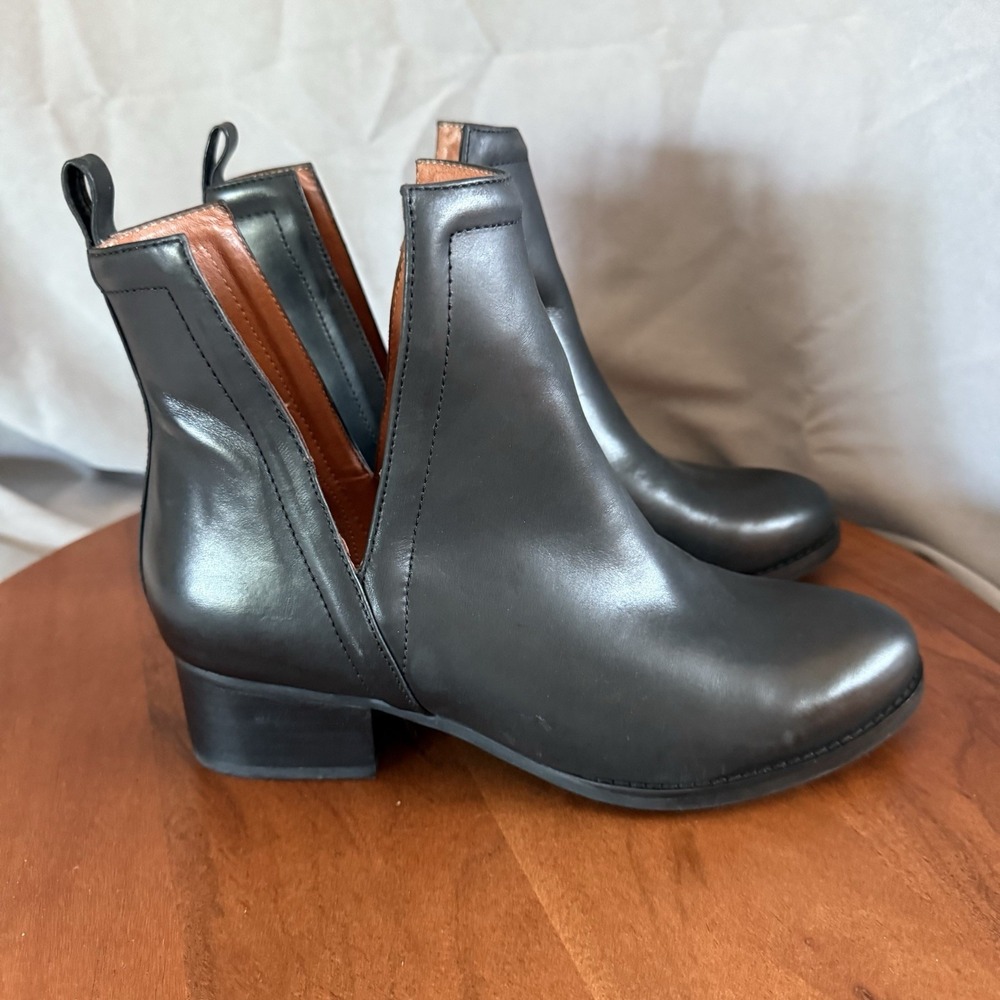 Jeffrey Campbell Oriley Black Leather Cutout Ankle Bootie Womens Size 8.5